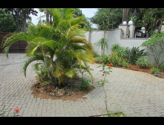 5 BEDROOM HOUSE FOR SALE IN WHITE RIVER EXT 18